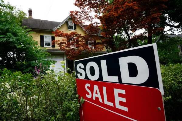 Berkshire brokerage HomeServices hit with new lawsuit over commissions...